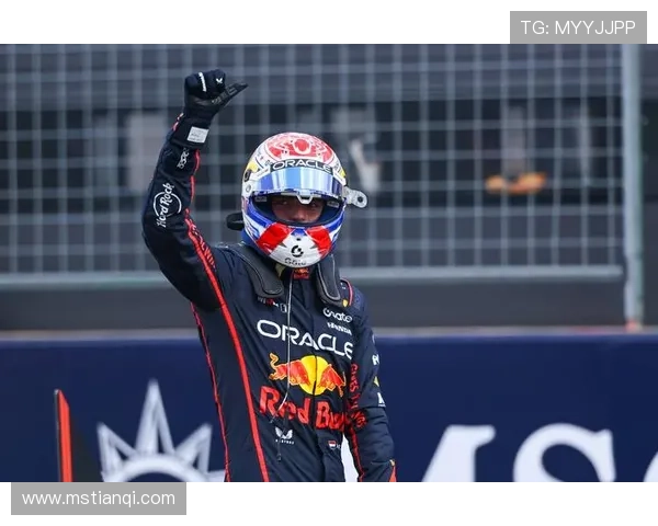 维斯塔潘再夺赛季冠军梅赛德斯策略失误成焦点