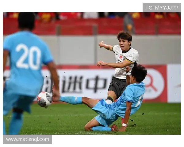 中国足球队迎战亚洲杯小组赛全力备战,力争突破历史最佳成绩 中国足球队迎战亚洲杯小组赛全力备战,力争突破历史最佳成绩