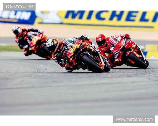 摩托GP赛季最新动态:顶级车队激烈角逐与新星崛起的背后故事 摩托GP赛季最新动态:顶级车队激烈角逐与新星崛起的背后故事